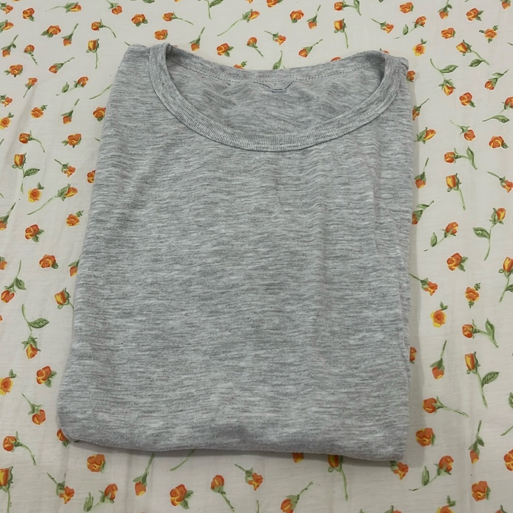 brandy t shirt gray.